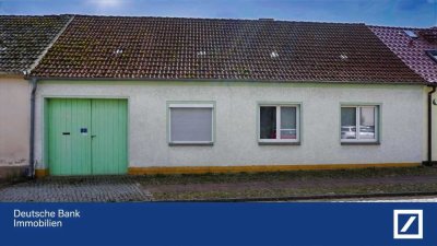 Historisches Reihenmittelhaus an der Oder