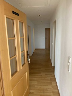 helle 3 Zimmer Wohnung