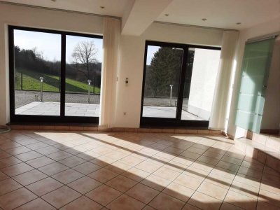 Modernisierte 2-Zimmer-Erdgeschosswohnung mit Terrasse in Wuppertal