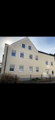 Helle 3-Zimmer-Wohnung mit Wintergarten in Augsburg-Pfersee-zentrumsnah und ideal für Münchner Pendl