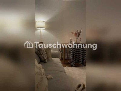 Tauschwohnung: 2-Zimmer Altbauwohnung, süße EBK, Bad mit Wanne und Fenster