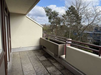 Komfortwohnen inklusive in Langwasser:  Sanierte 1-Zimmer-Wohnung mit Balkon, Pool & Sauna