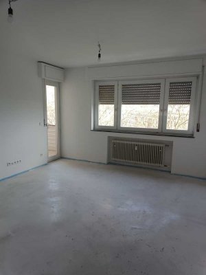 sehr helle 1 ZKB, Balkon, Aufzug im 6.OG nähe ECE Center