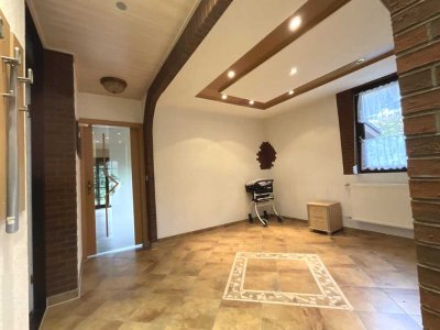 Charmantes Einfamilienhaus mit 110 m² Wohnfläche und großzügigem 800 m² Garten.