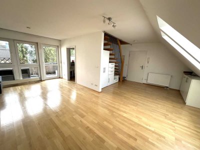 Lichtdurchflutetes Wohnen auf zwei Ebenen:  Tolle Maisonette mit Flair zu vermieten