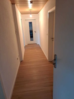 Erstbezug nach Sanierung mit Balkon: Ansprechende 3-Raum-Wohnung in Maxhütte-Haidhof