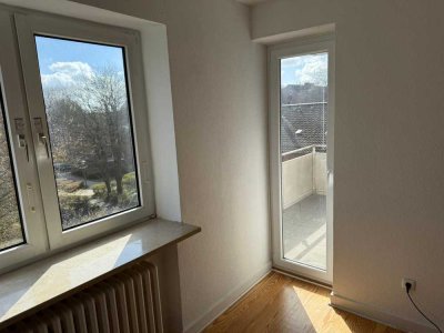 Eine schöne und geräumige 2-Zimmer-Wohnung wird ab dem 01.05.2026