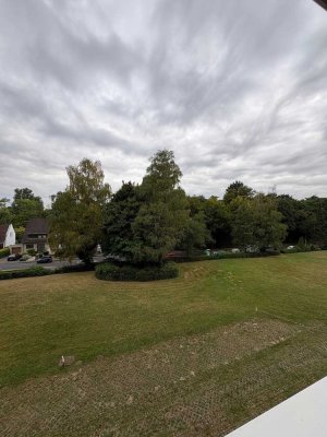 Schöne Etagenwohnung mit grßem Balkon zur Sonnenseite