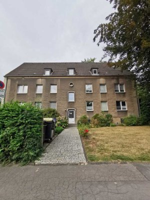 Attraktive 2,5-Zimmer-Wohnung im Dachgeschoss zu vermieten