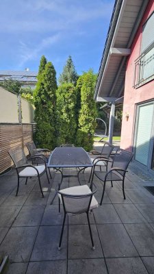 Von Privat: Exklusives Einfamilienhaus in Hochspeyer (Einzugsgebiet Kaiserslautern / Ludwigshafen)