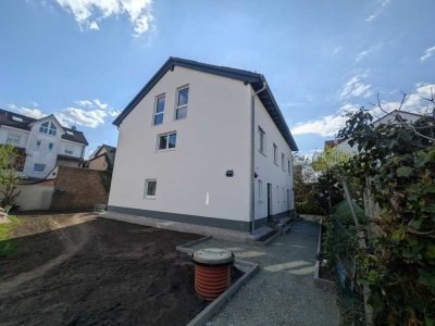 Luxus-Neubau (KfW 40) Erdwärme, Kühlung, Lüftung, PV und Garten – 8 Min. zum HBF