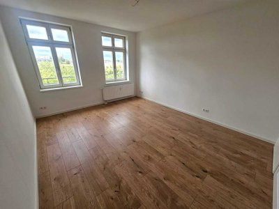 Ruhiges Wohnen in Buckau -
2 Zimmer mit Balkon, Tageslichtbad inkl. Du & Wa & großzügigen Zimmern