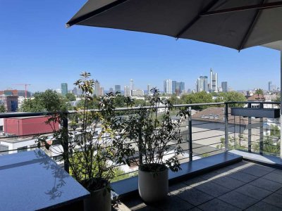 Neuwertige 4-Zimmer-Penthouse-Wohnung mit Terrasse  in Frankfurt am Main