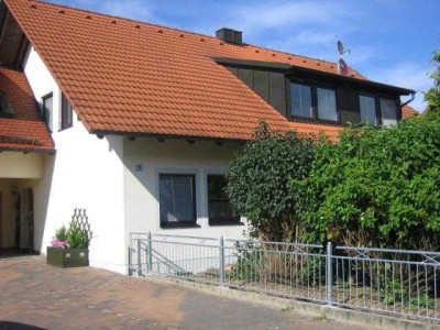 Elegante 4 - Zimmer Wohnung mit großem Balkon und EBK zur Ablöse