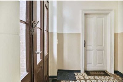 Teilmöbliertes 2-Raum-Apartment in denkmalgeschützten, gepflegten Altbau