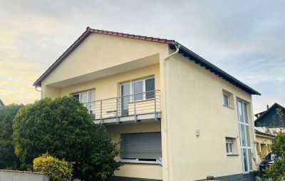Elegantes Einfamilienhaus (6 Zi.) in Nauheim mit Garage, Erstbezug nach Sanierung