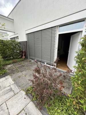 Helles 1 Raum Apartment mit Terrasse im  ruhigen, begrünten Hinterhof in Pempelfort