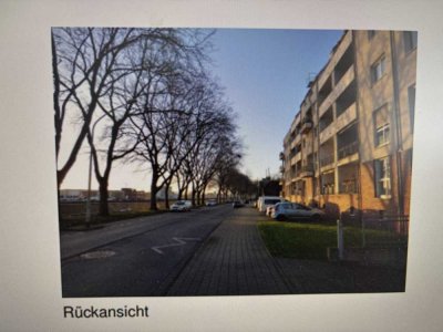 Schöne 3,5-Zimmer-Wohnung mit Balkon in Duisburg