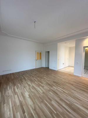 Zweitbezug in traumhaft sanierten Apartment mit Loggia, Parkett, Abstellraum, Einbauradio, Duschbad