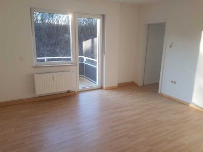 Sanierte 2-Zimmer-Hochparterre-Wohnung mit Balkon in Gersthofen