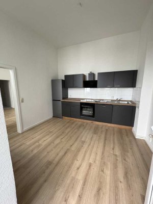 Frisch renovierte 2 Raumwohnung mit neuer Einbauküche