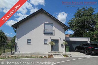 Moderne Eleganz trifft Energieeffizienz – Kampa KfW 40+ EFH mit Photovoltaik und Luxusausstattung