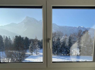Lichtdurchflutete 130qm- Dachgeschosswohnung im Grünen