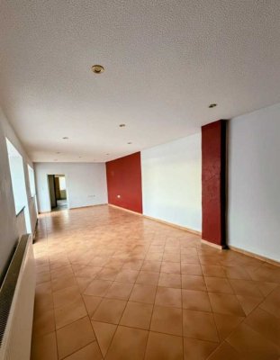 Saniertes Einfamilienhaus mit Photovoltaik, Warmer Wintergarten, Carport und 2 Garagen in Demmin