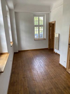 Denkmalschutzobjekt - saniert - 2 Zimmer Wohnung (H11-WE09-E0314)
