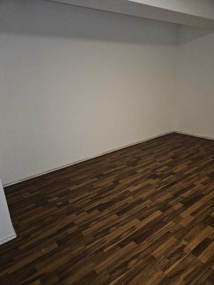 Großzügige 5-Zimmer-Wohnung mit Balkon im 3. OG in Wirges