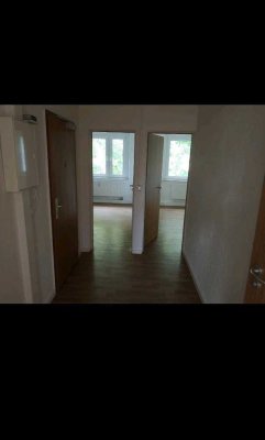 Helle 3-Raumwohnung mit großer Dachterrasse und Stellplatz