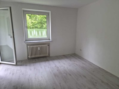 Krefeld, Bückerfeldstr. 2, schöne 55 qm, 2Zi , K, D, Bad, Balkon,