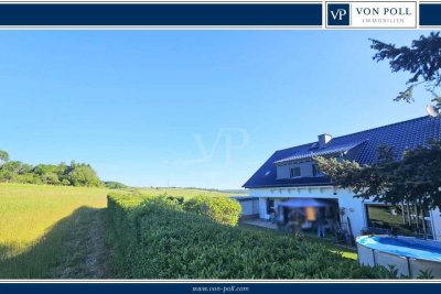 Feld- & Waldrand mit einem Panorama zum Verlieben: Großzügiges 2-Fam.-Haus plus ELW und Doppelgarage
