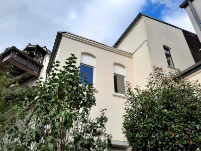 Sehr schöne 2,5 Zimmer Wohnung (voll saniert) zu vermieten