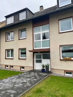 Gut geschnittene 3,5 Zimmer-DG-Wohnung mit 3-fachverglasung in ruhiger u. doch zentraler Wohnlage!