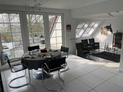 Attraktive und gepflegte 3-Zimmer-Maisonette-Wohnung mit geh. Innenausstattung mit Balkon in Marl
