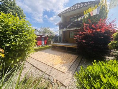 Einfamilienhaus / Zweifamilienhaus in ruhiger Siedlung mit Garten und ehem. Teich