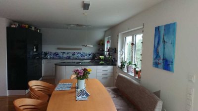 Provisionsfrei:  Neuwertige 4,5-Raum-Maisonette-Wohnung mit Balkon und Einbauküche in Öhringen