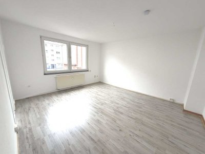 Ruhige, renovierte  1,0 Zimmer WHG mit Einbauküche, Holsterhausen/ Grenze Rüttenscheid