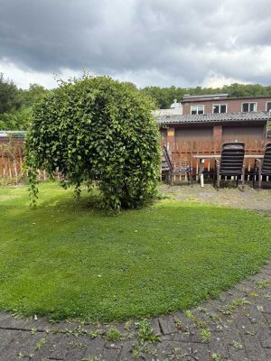 "Endlich Zuhause – Ihr neues Familienglück mit Garten, Balkonen & viel Platz in Rheinhausen"
