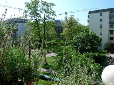 Interessant geschnittene 2-Zi-Wohnung mit Raumreserve, Loggia und TG-Stellplatz in Hadern