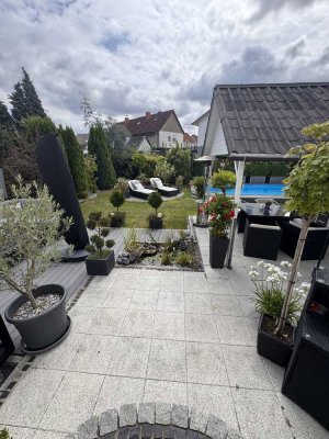 Provisionsfreie, gepflegte und modernisierte Doppelhaushälfte mit Pool und schönem Garten