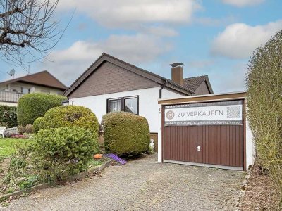 BUNGALOW IN BILDERBUCHLAGE – AM ORTSRAND VON SERSHEIM, bezugsfrei