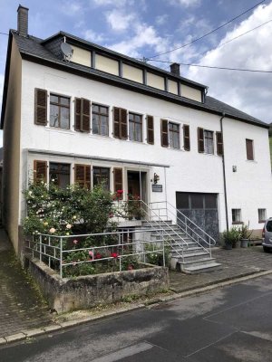 Charmantes Winzerhaus für Individualisten an der Mittelmosel mit großem Grundstück