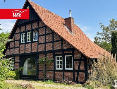 Fachwerktraum aus echtem Eichenholz mit einzigartigem Grundstück in Rheine
