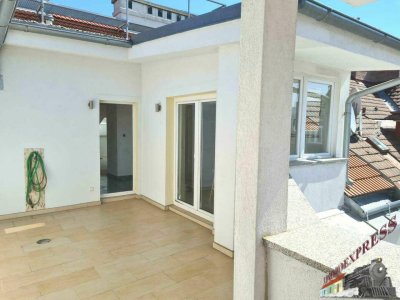 WG Oase mit Terrasse! 3-Zimmer plus Wohnküche mit 20 m² Terrasse , inkl. HK und WW