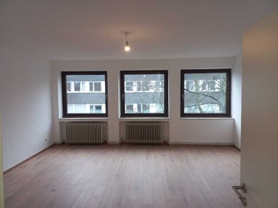 Helle 4-Zimmer-Wohnung im Josefsviertel - WG geeignet