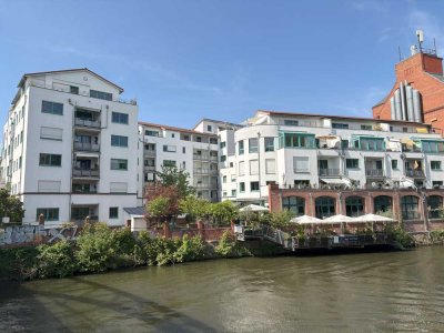 "Charmante 1-Zimmer-Wohnung mit Loggia und Tiefgaragenstellplatz – direkt am Karl-Heine-Kanal!"