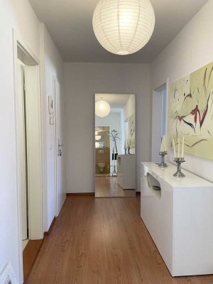 Schöner Wohnen : DG / Galerie, 2 Zimmer, schöner Altbau mit Balkon, ruhig, zentral und gepflegt