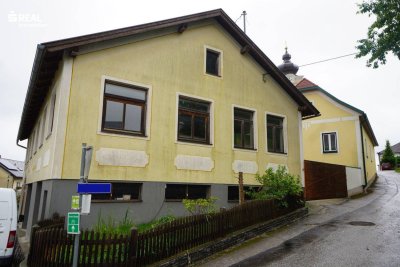 Wohnhaus mit großzügiger Mehrzweckhalle (ehem. Tischlerei)